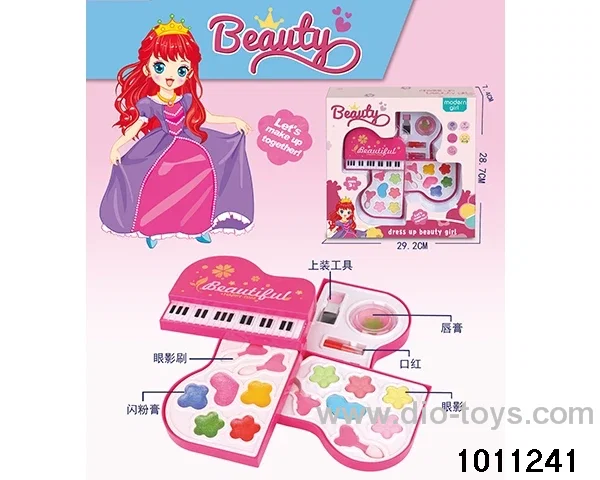 Children's cosmetics set in display box