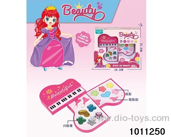 Children's cosmetics set in display box
