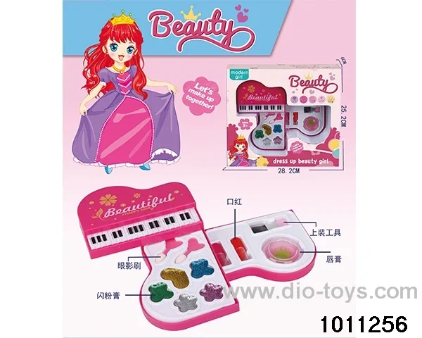 Children's cosmetics set in display box