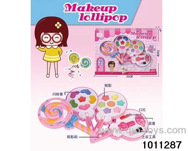 Children's cosmetics set in display box