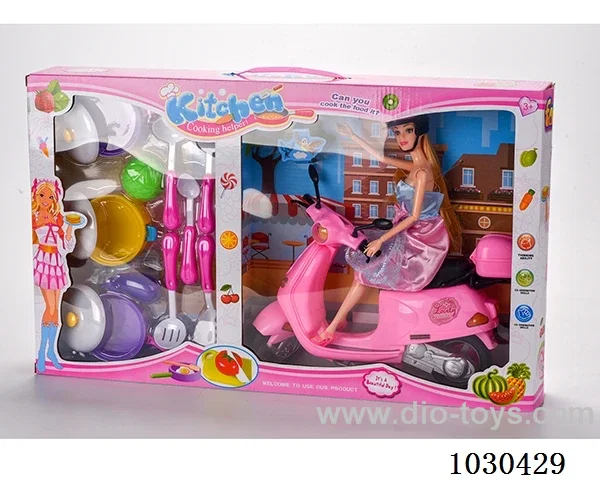 doll & kitchen set in Gilf box
