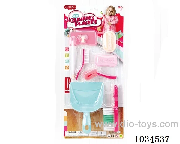 Cleaning tool in blister card