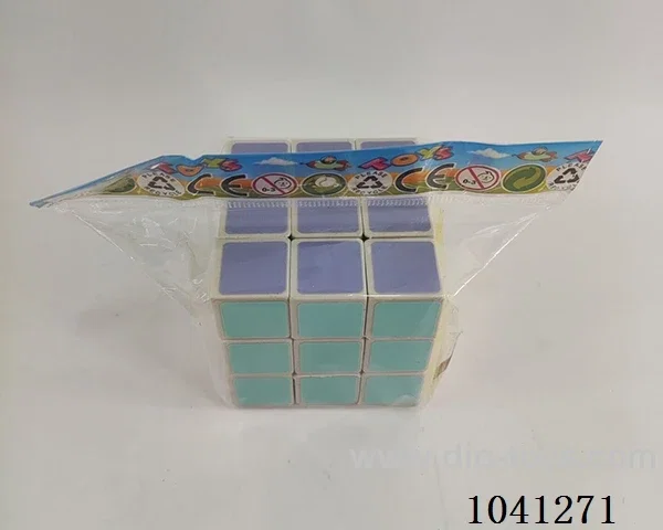 5.3cm cube in opp bag
