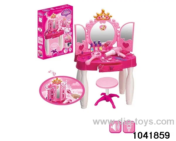 Dressing table set in color box