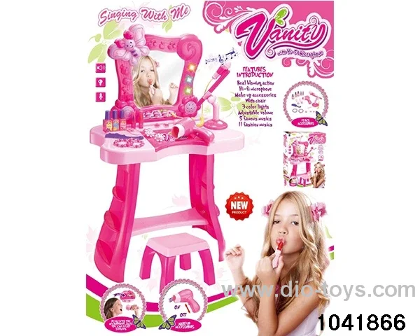 Dressing table set in color box