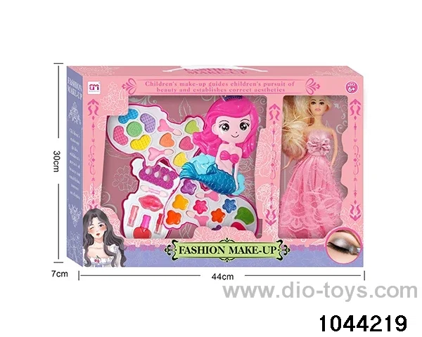 Children's make-up set in window  box