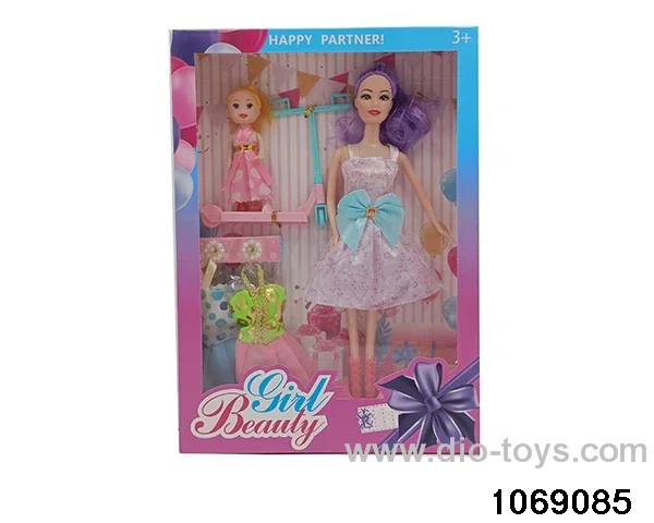 11 inch doll in window box