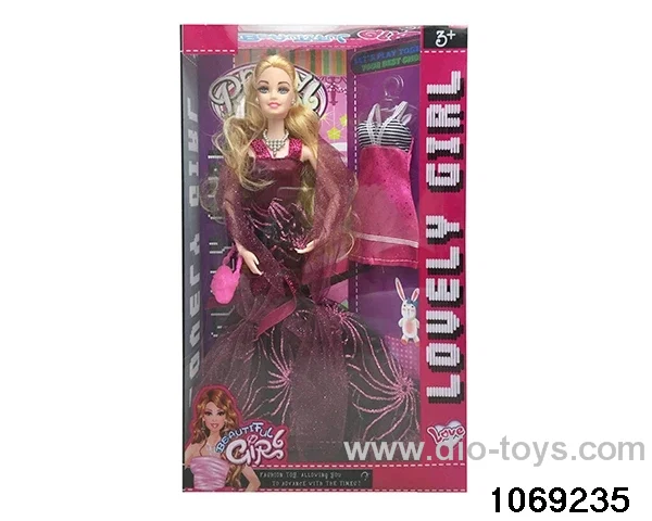 11 inch doll set in window box