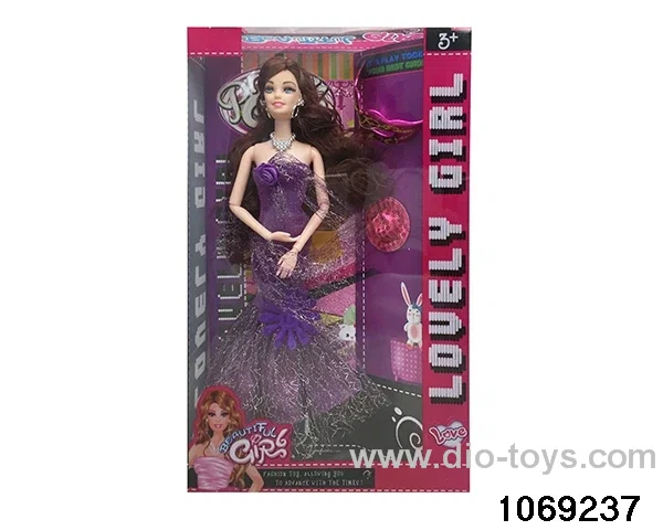 11 inch doll set in window box