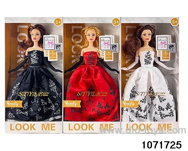 11.5 inch doll set in window box