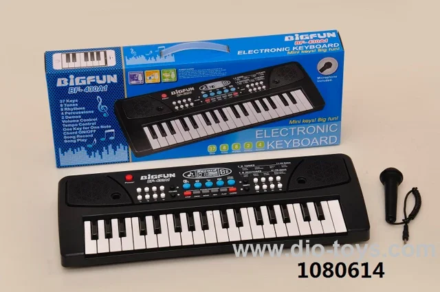 37-key keyboard with microphone in color box