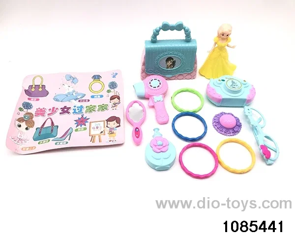 Playing house set in poly bag header