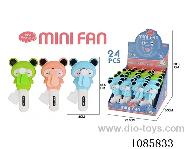 Mickey hands on the fan