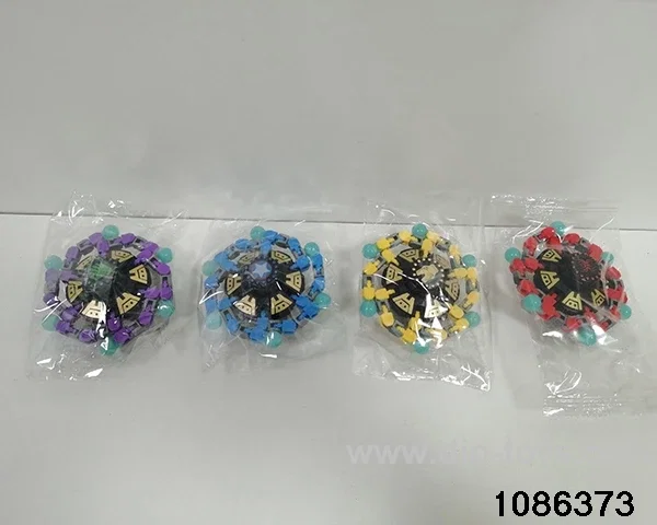 mechanical gyroscope with fingertips in bag
