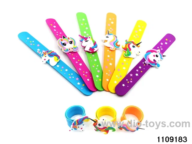 Children's cartoon snapping hand circle