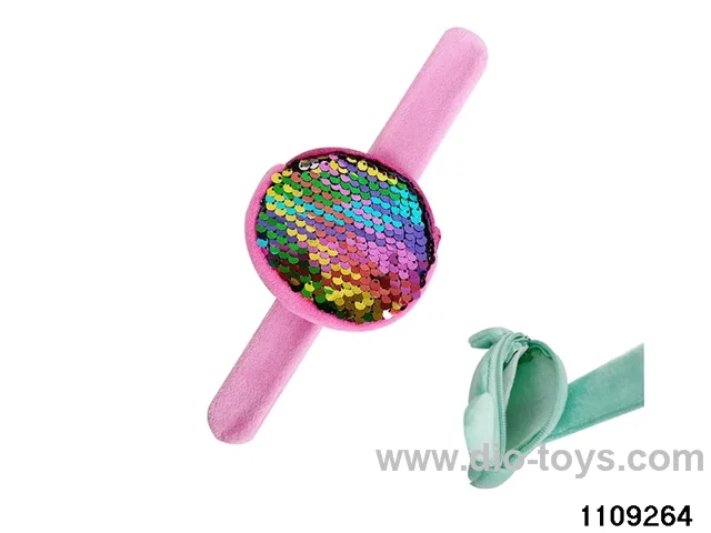 Children's cartoon snapping hand circle