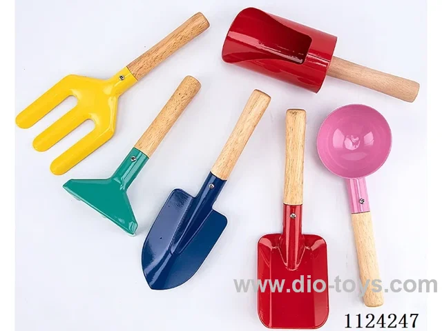 Wooden handle shovel