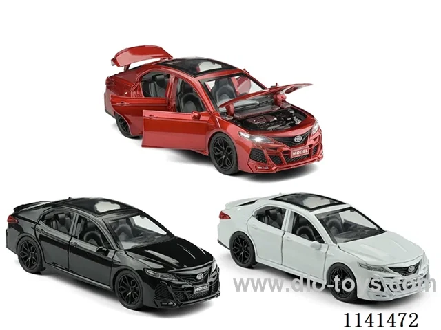 1:24 6-door Camry lighted alloy car model pull back