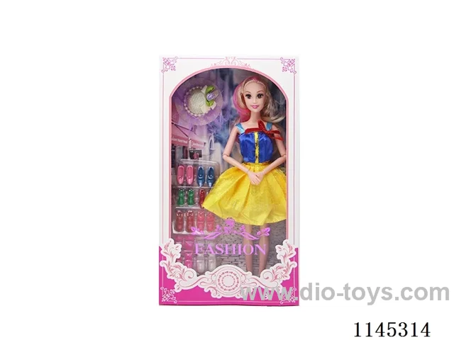 11.5’ 11 jointed solid Barbie with shoes accessories