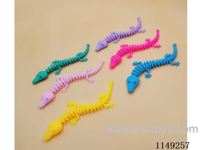 Gecko Hand Ring
