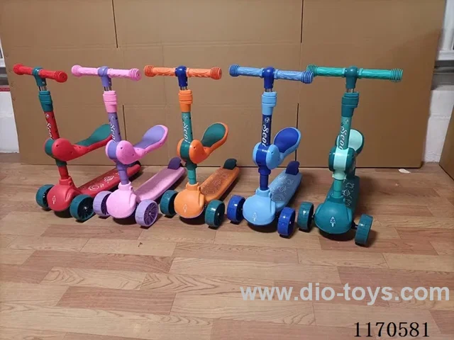 Children's scooter with seat
