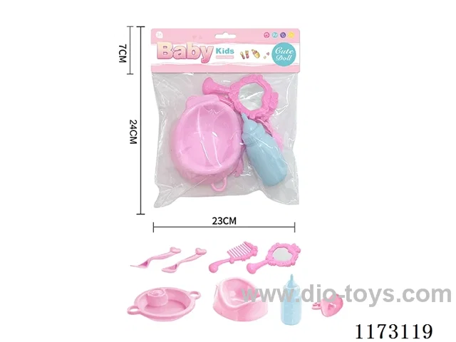 The doll is fed an eight-piece set