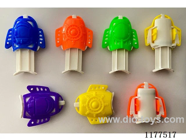 Flying saucer shaped water gun