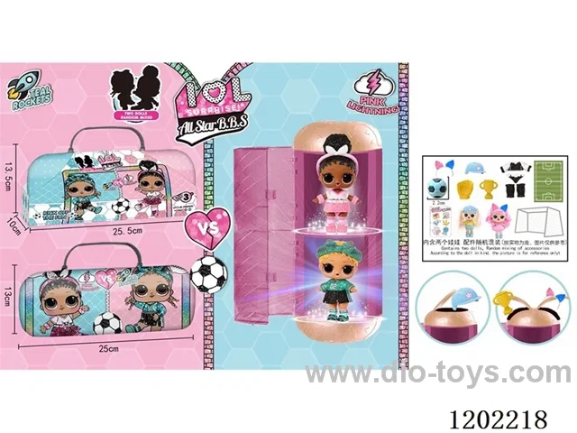 Double Capsule - Surprise Soccer with two dolls with lights