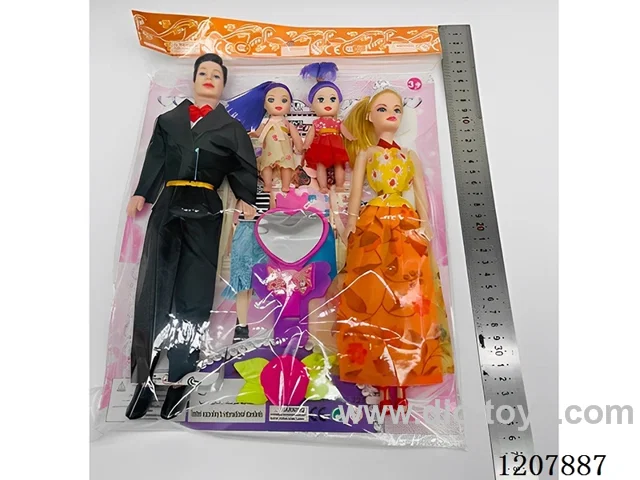 Barbie, an 11-inch couple, brings two small Kaili mirror hairpins.