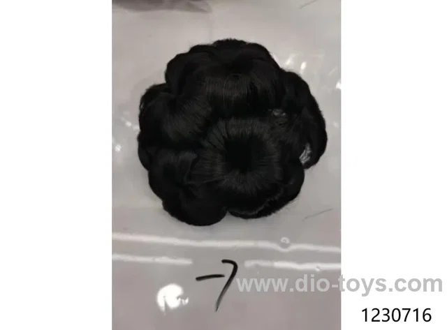 Hair tie