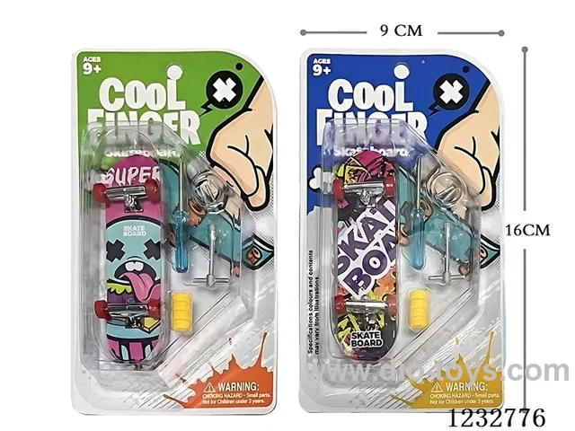 Doodle 12-style finger skateboards (random color mix)