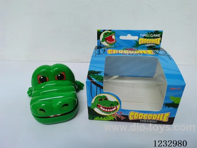 Crocodile tooth pulling