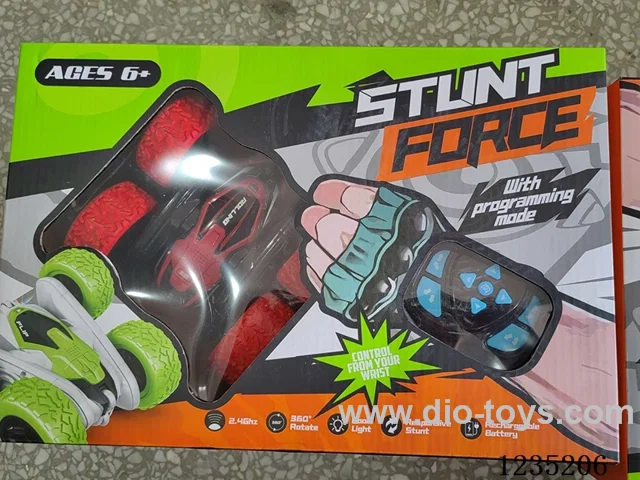 2.4G swing arm rotating stunt car included battery