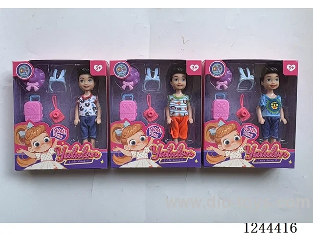 5 inch dolls/4 mixed