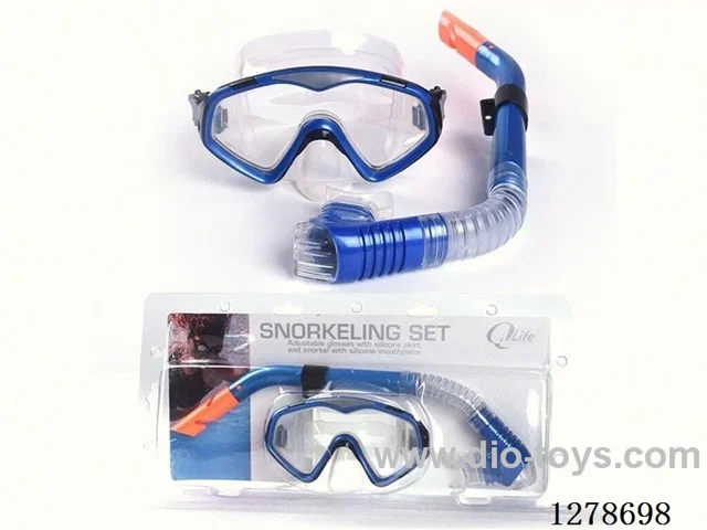 Diving goggles + snorkel
