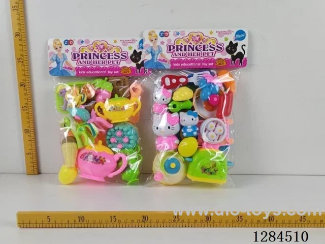 2 mixed Tea Sets + Pony + KT Cat