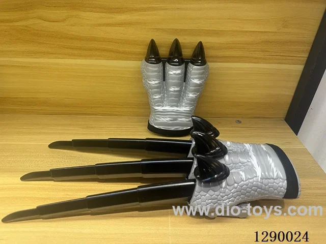 Retractable Wolf Claw