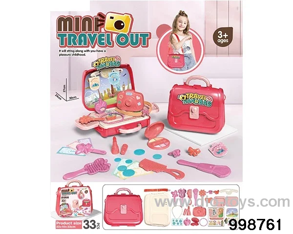 Tourist handbag in paper card